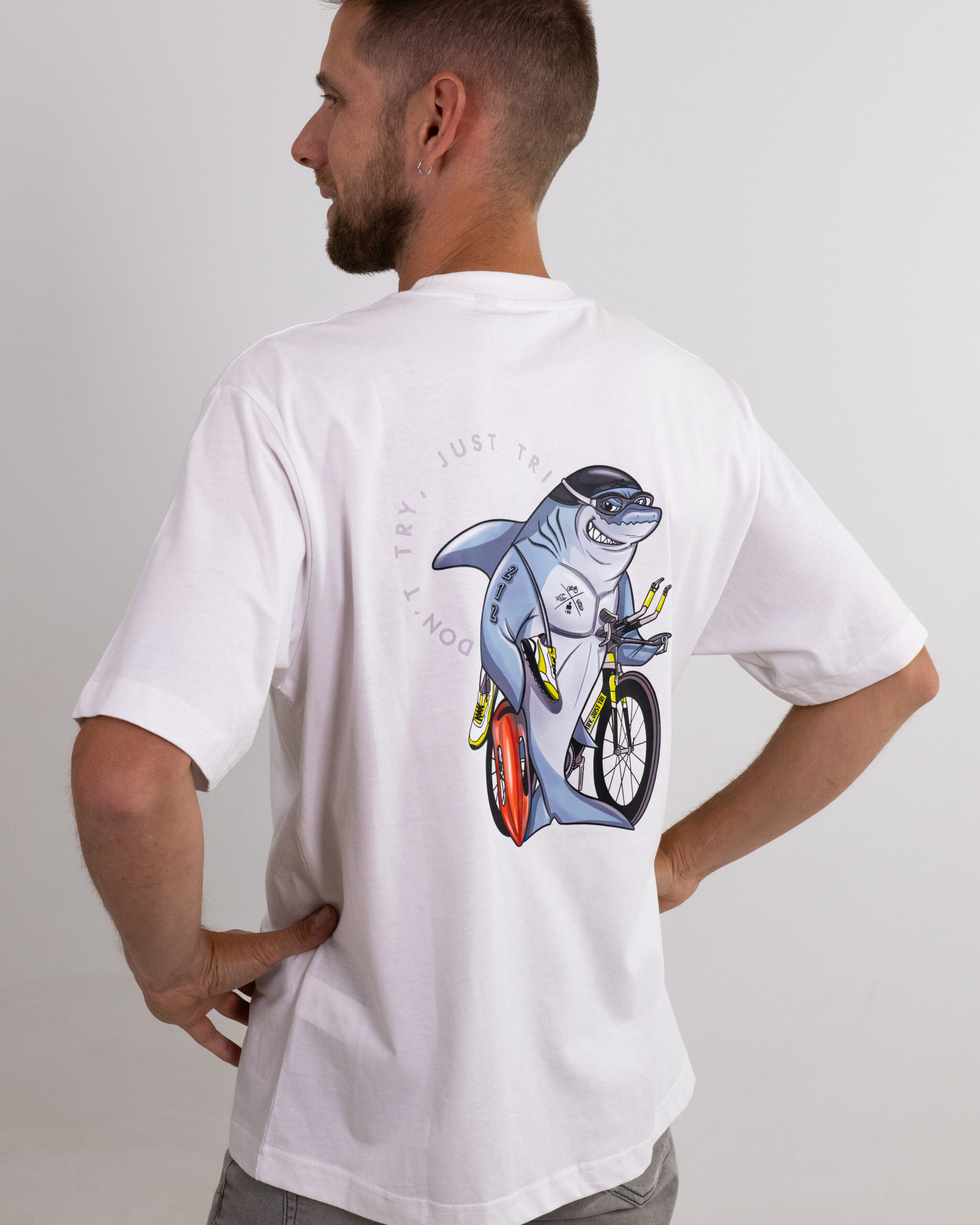 Camiseta Oversize Shark Hombre White 2 scaled