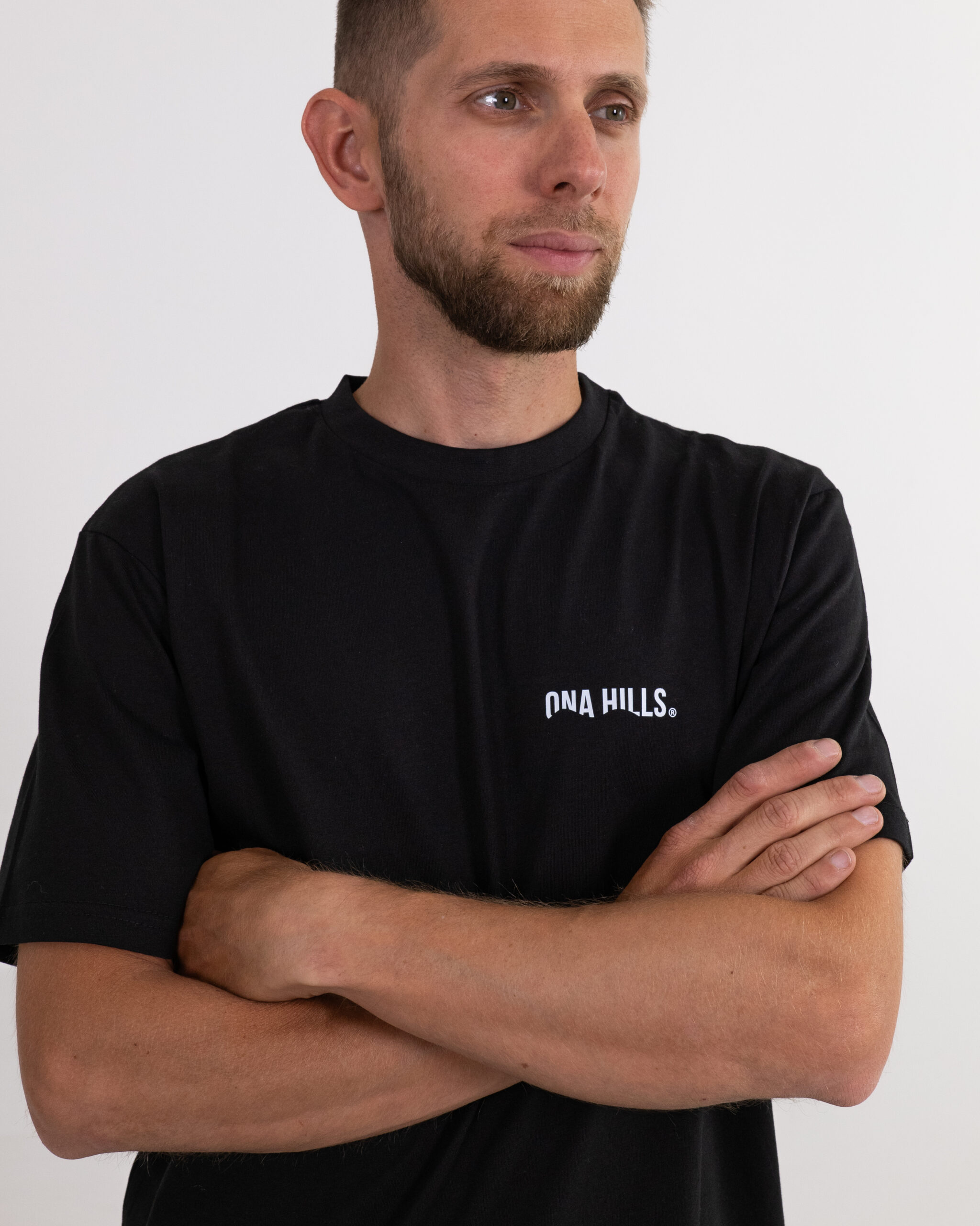 Camiseta Regular Dress Code Swimmer Hombre Black 1 scaled