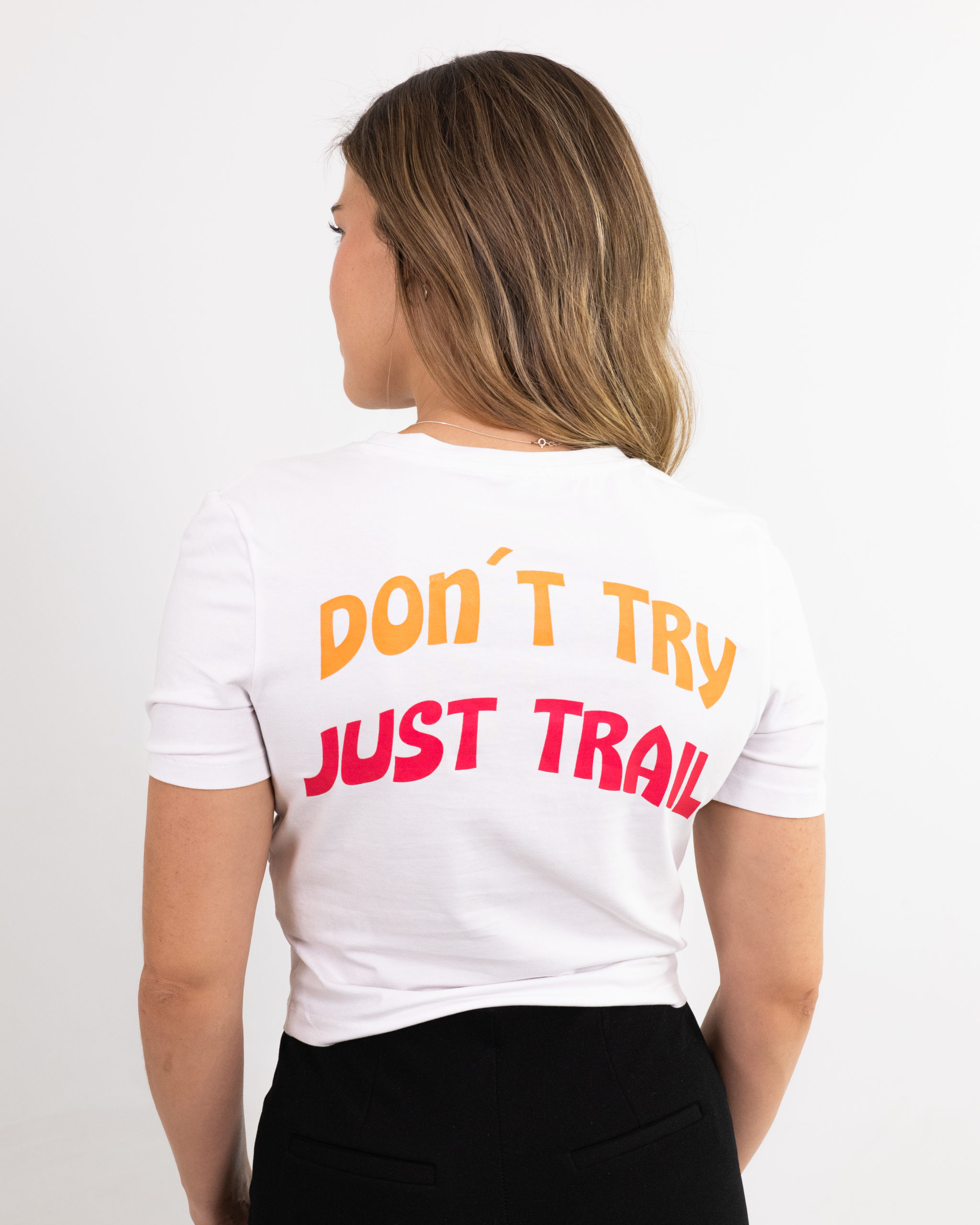 Camiseta Crop Just Trail Mujer White 2 scaled