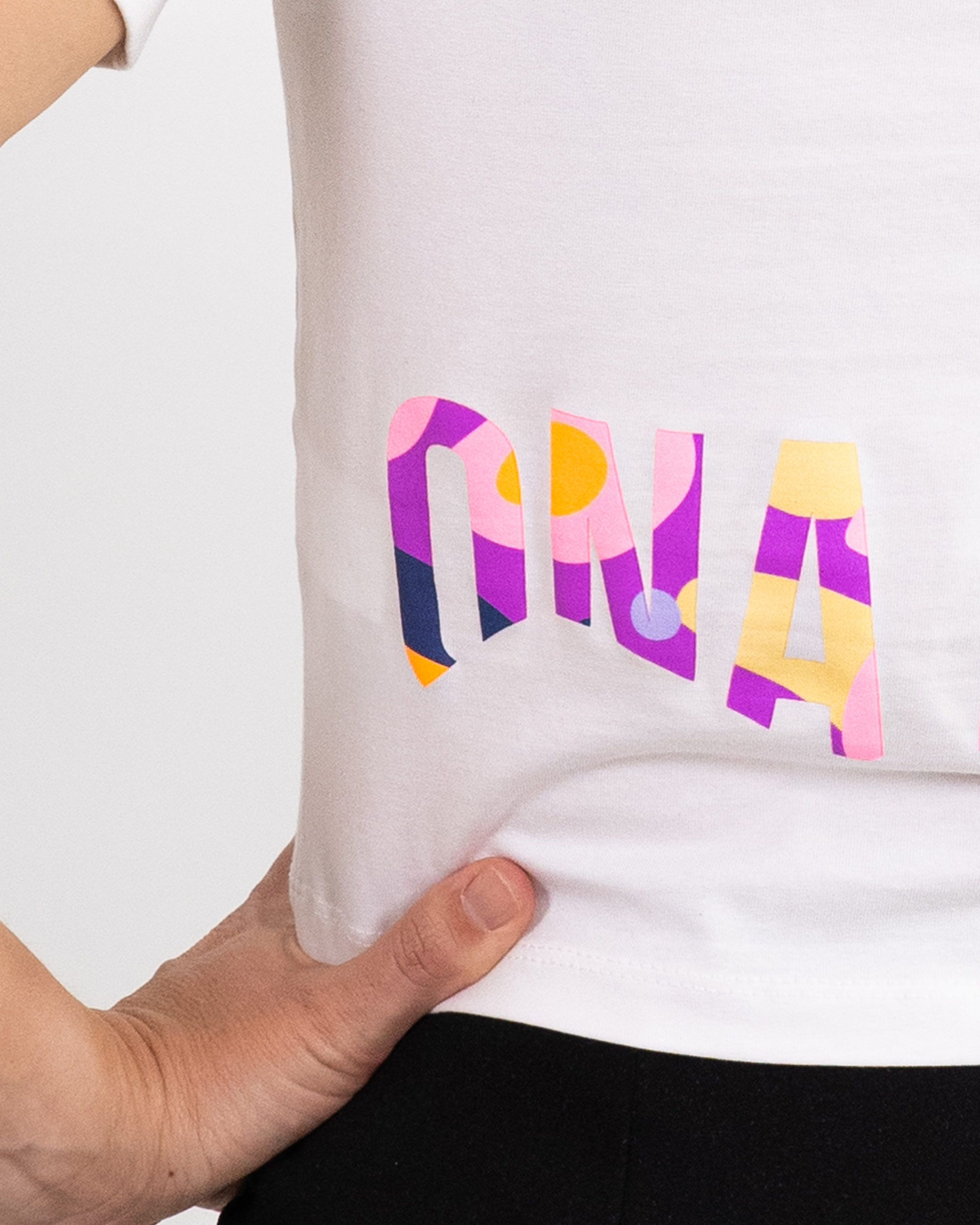 Camiseta Crop Ona Fluor Horizontal Mujer White 3 scaled