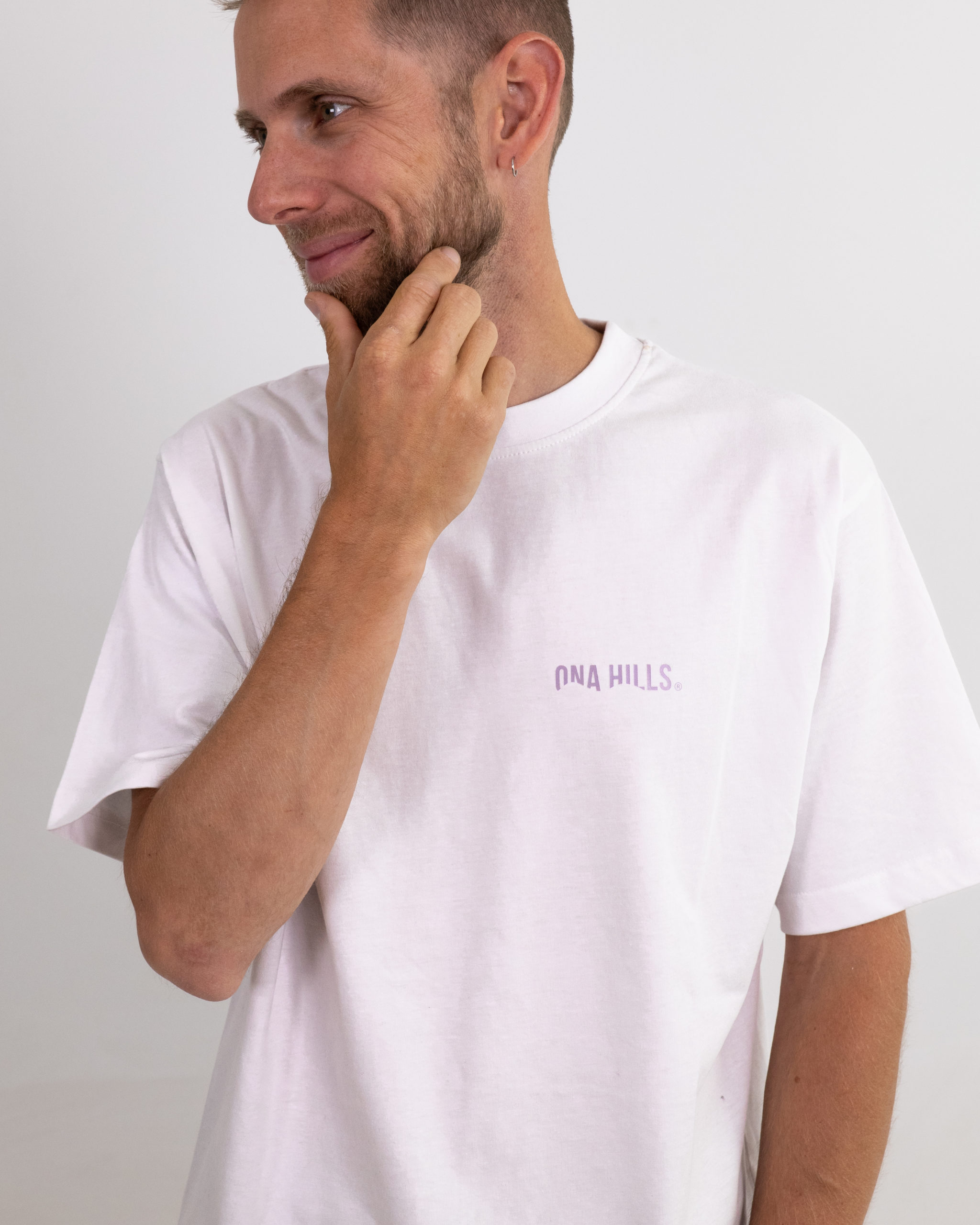 Camiseta Oversize Hello Good Vibes Hombre White 1 scaled