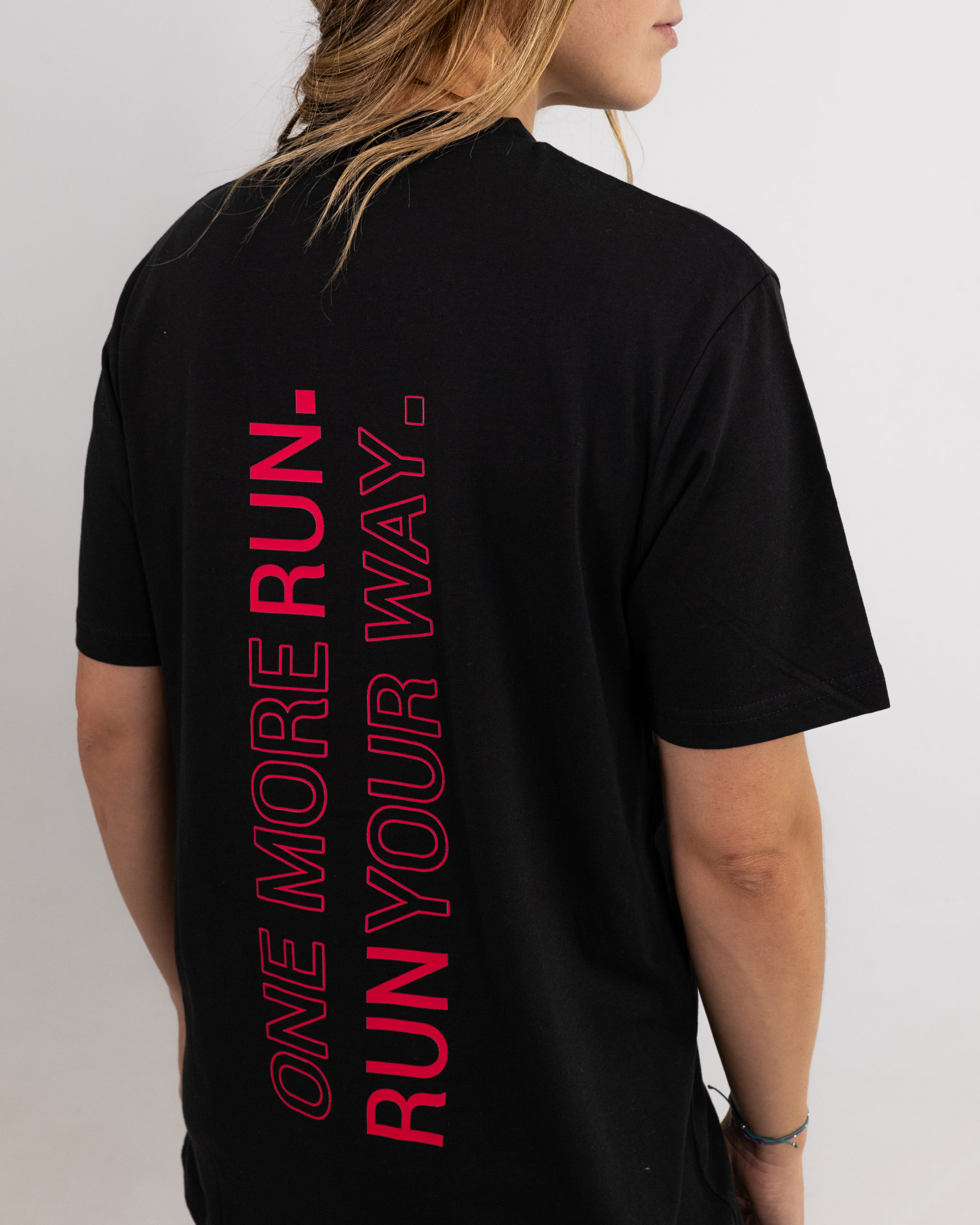 Camiseta Regular One More Run Mujer Black 2 scaled