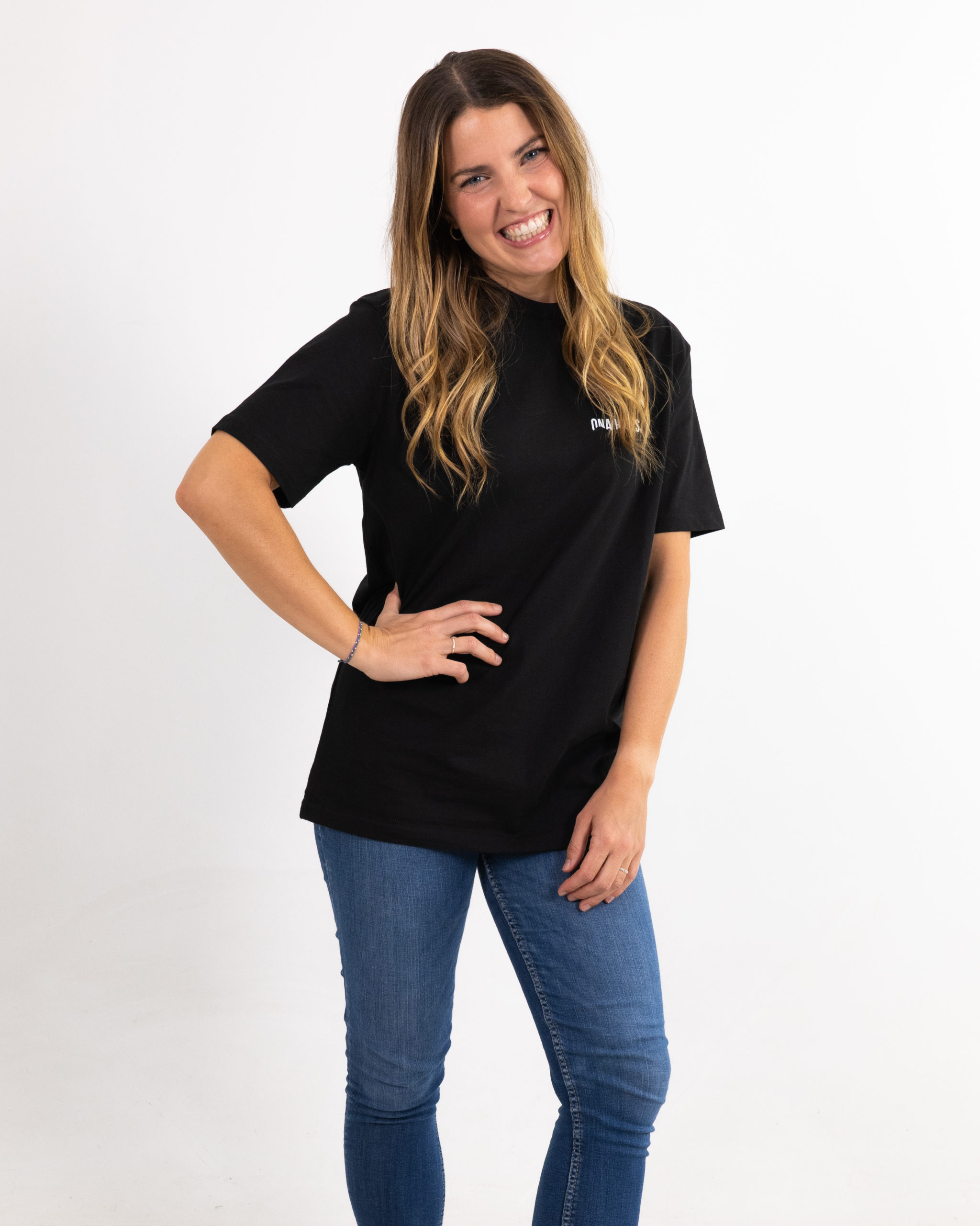 Camiseta Regular Pretty Girl Run Mujer Black 1 scaled