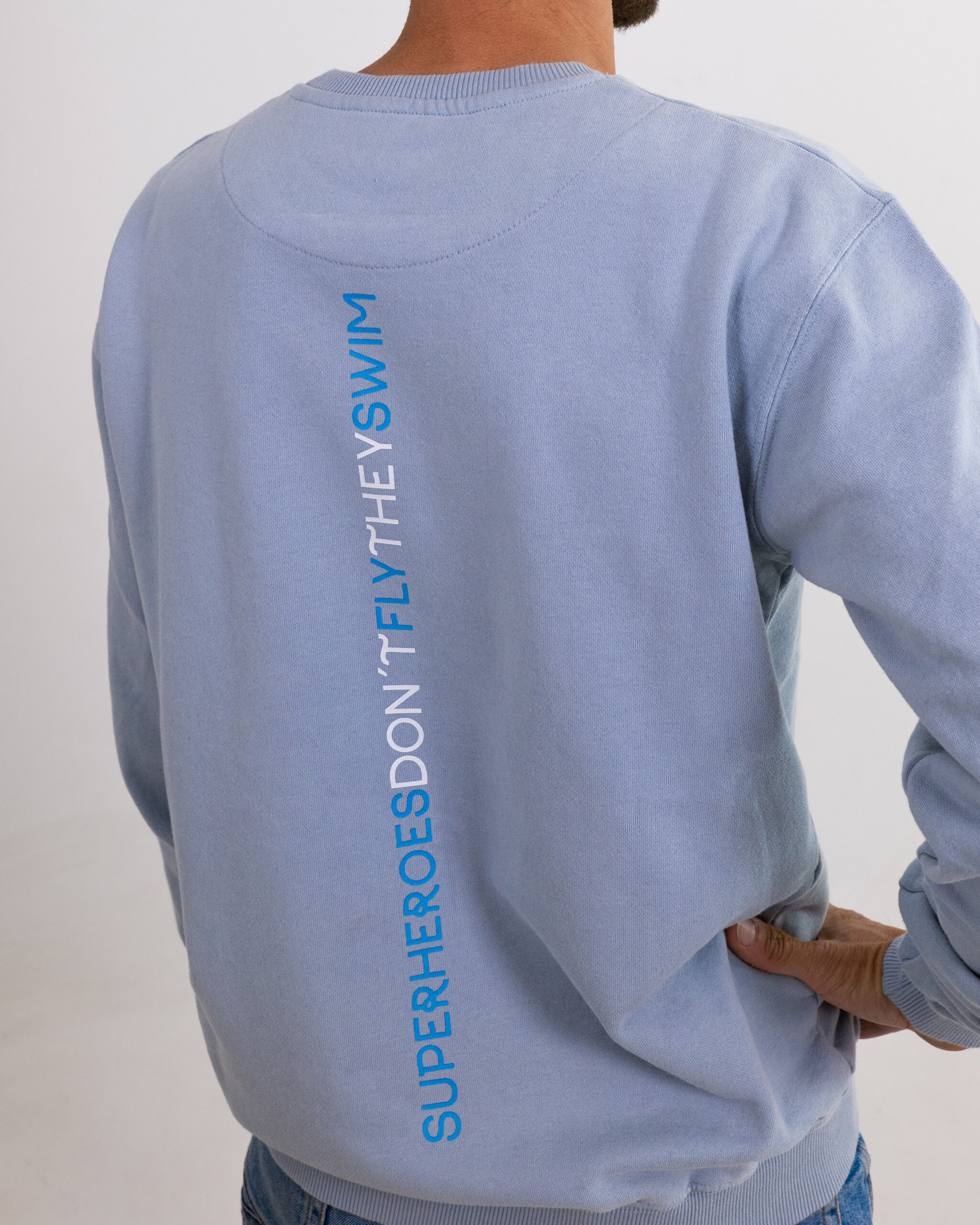 Crewneck-Regular-Line-Superheroes-Swim-Hombre-GlacierLake-2 Crewneck Regular Line Superheroes Swim Hombre GlacierLake 2 scaled