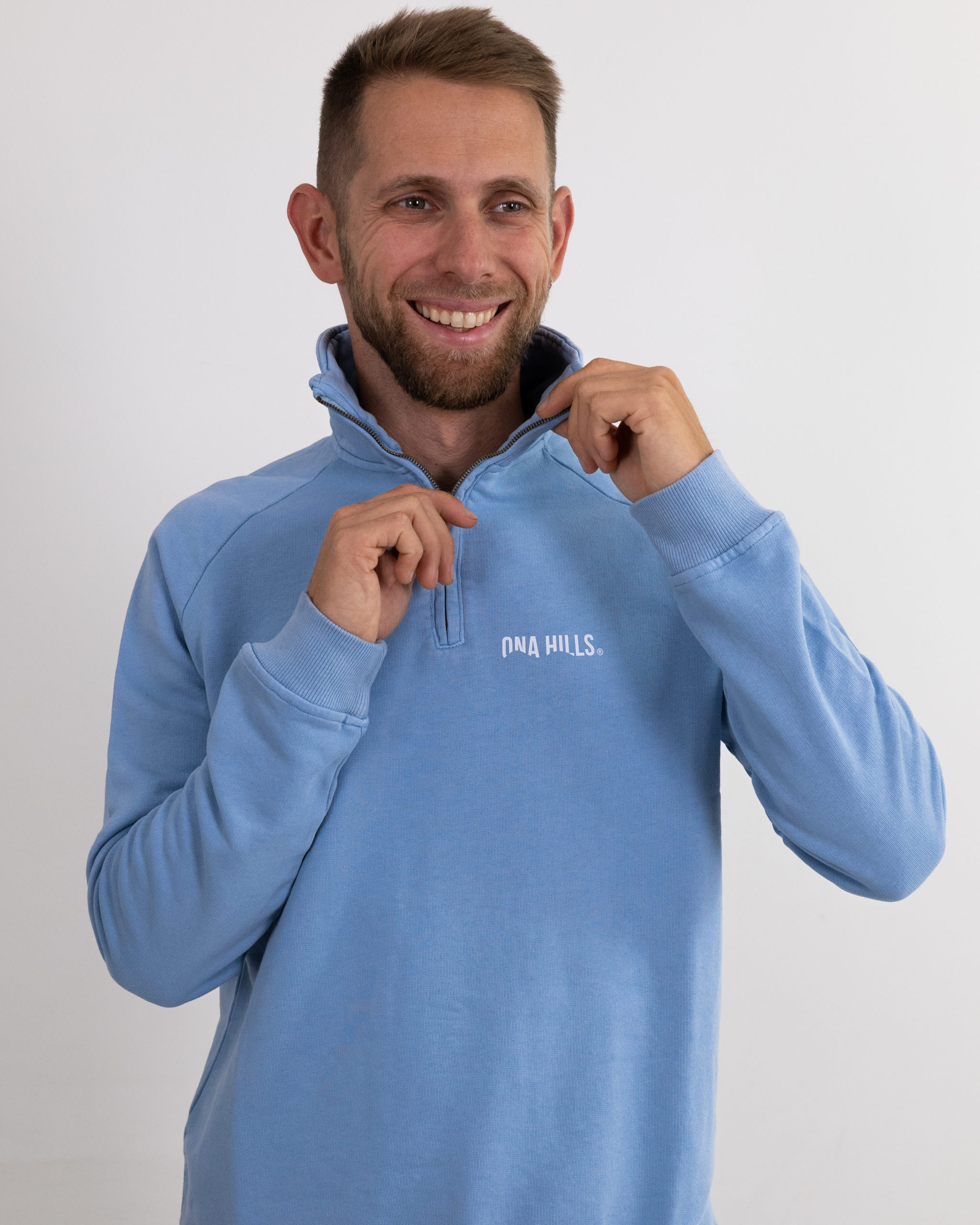 Crewneck Zip Hombre Glacierlake 1 scaled