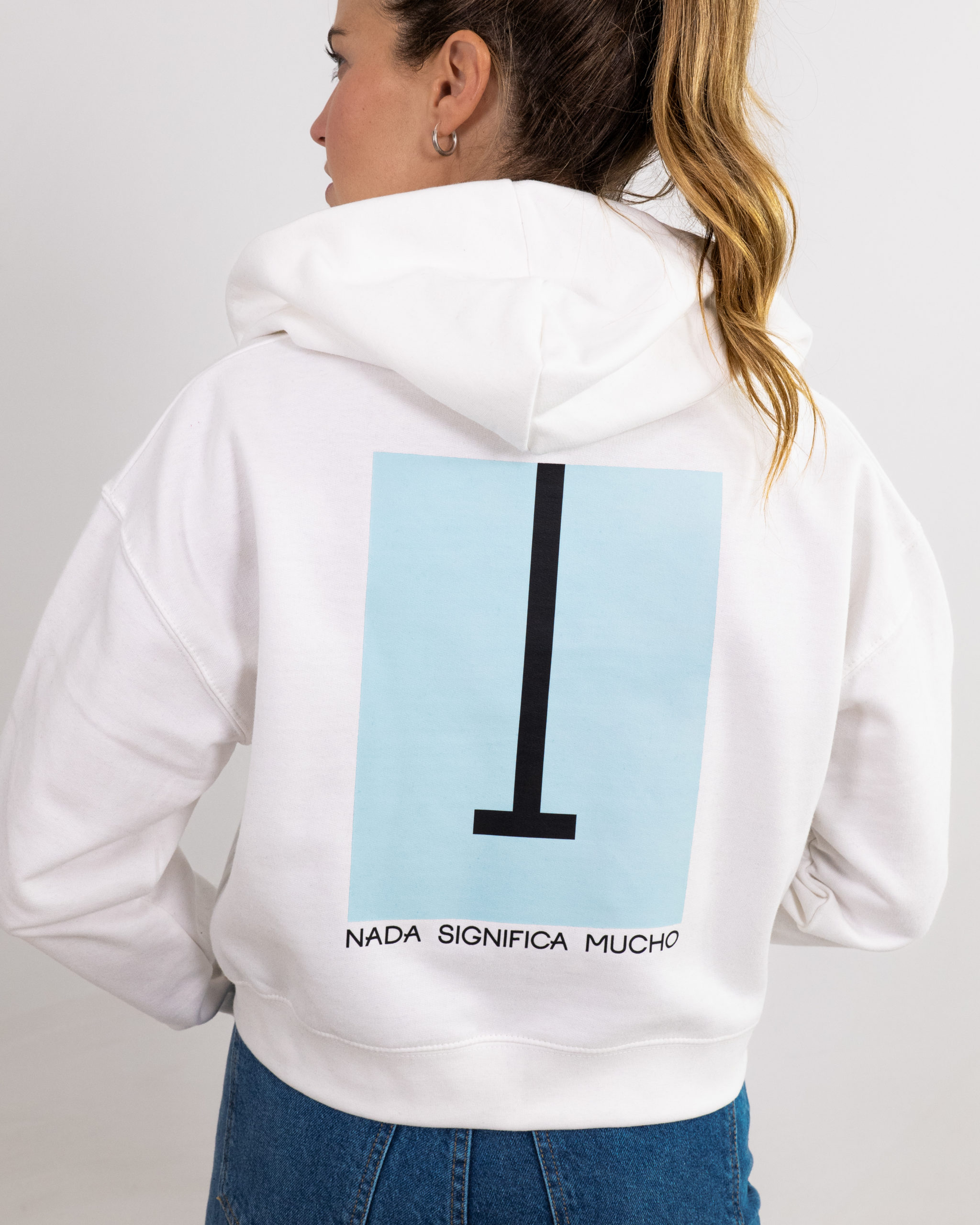 Hoodie Crop Nada Significa Mucho Mujer White 2 scaled